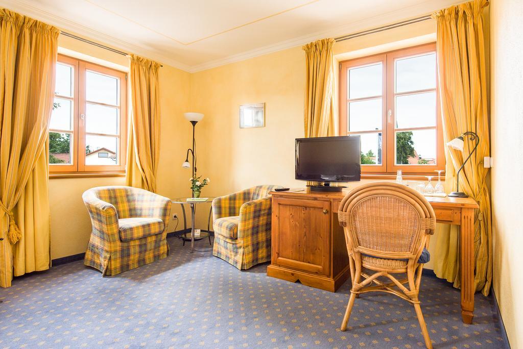 Hotel Und Landgasthof Altwirt Großhartpenning Exteriör bild